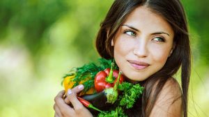 Wie gesund ist Vegan, gesunde vegane Frau